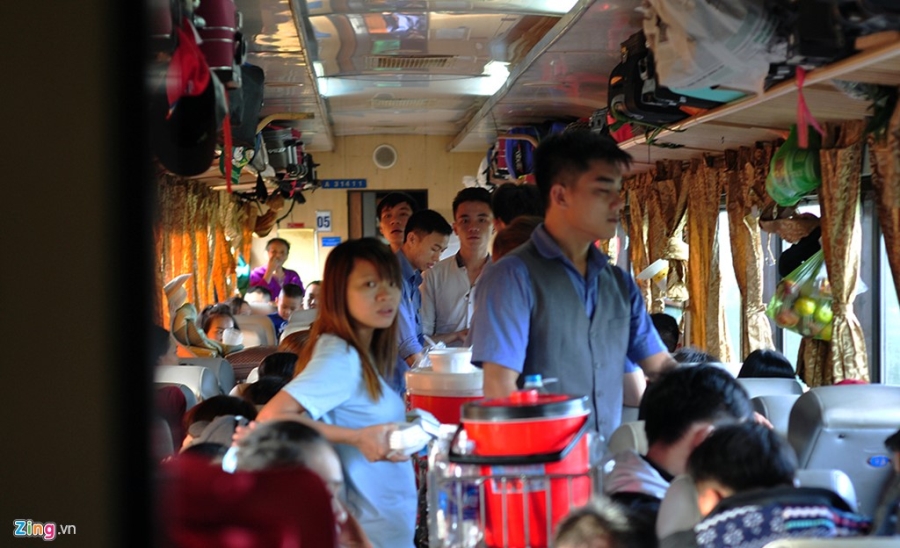 Noi niem nguoi xa xu tren chuyen tau Tet xuyen Viet hinh anh 10