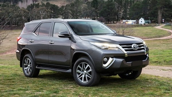 Rầm rập ra xe mới, ô tô vào cuộc đại hạ giá 2017
