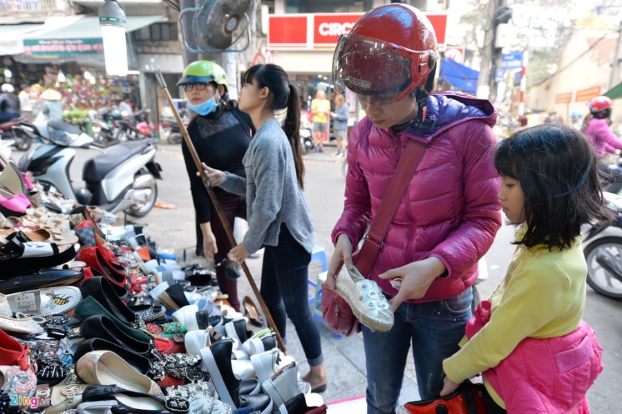 Sam Tet giam gia o pho co Ha Noi hinh anh 9