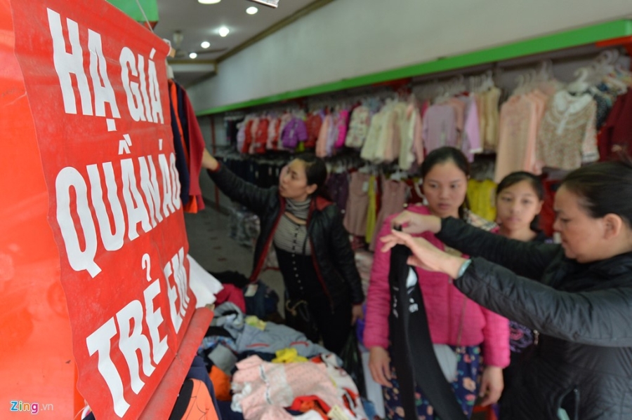 Sam Tet giam gia o pho co Ha Noi hinh anh 10