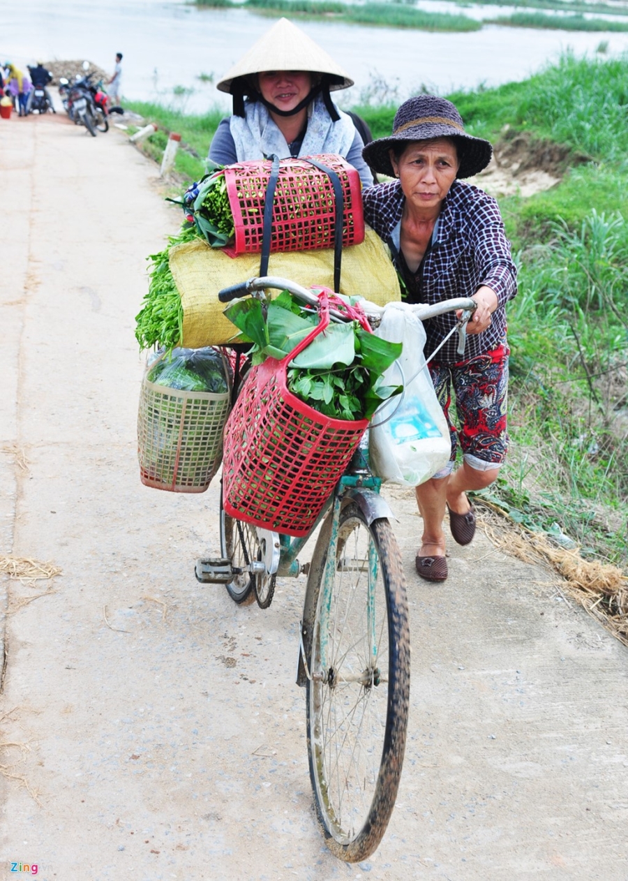 Lu bat thuong giap Tet, dan Quang Ngai khon don hinh anh 12