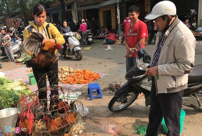 Nguoi Ha Noi tap nap mua sam trong phien cho 29 Tet hinh anh 11