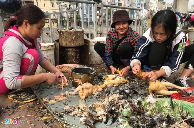 Nguoi Ha Noi tap nap mua sam trong phien cho 29 Tet hinh anh 12