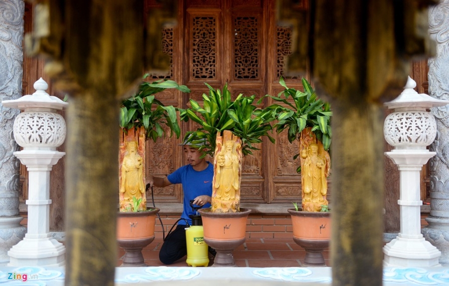 Nha tho To cua Hoai Linh duoc trang tri don Tet Dinh Dau hinh anh 9