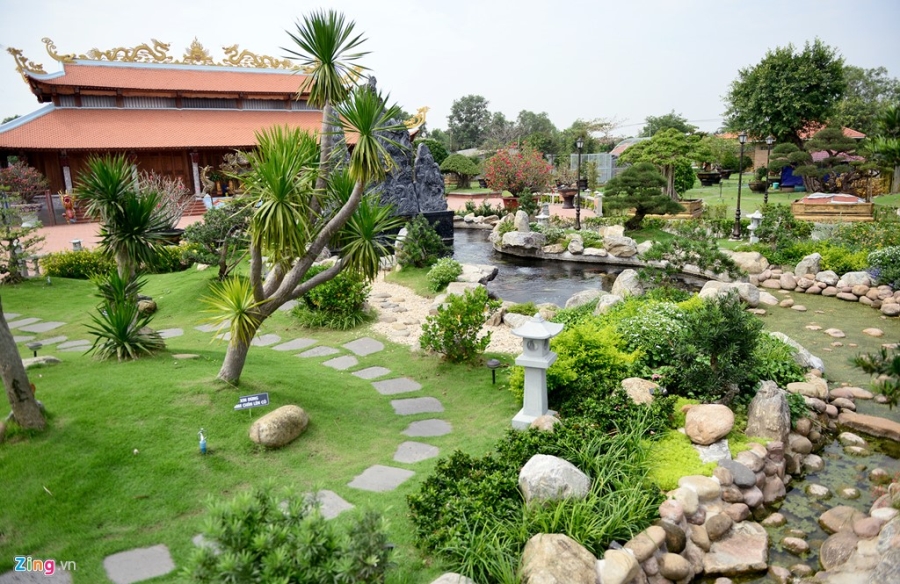Nha tho To cua Hoai Linh duoc trang tri don Tet Dinh Dau hinh anh 16