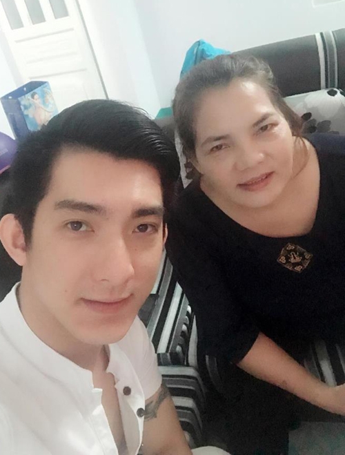 phi-thanh-van-van-mim-cuoi-giua-tam-bao-ly-hon-6