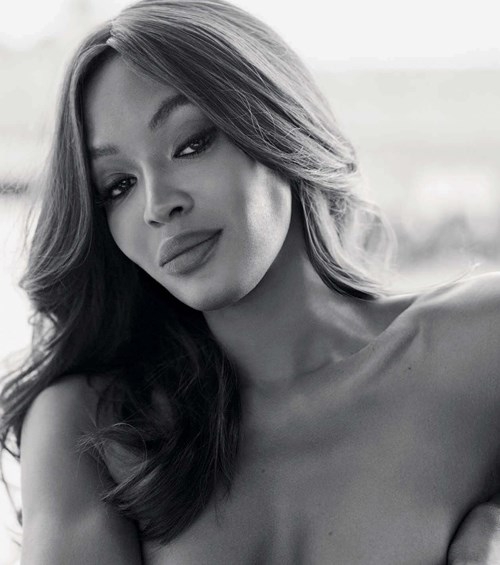 ‘Báo đen’ Naomi Campbell U50 vẫn táo bạo rực lửa ảnh 2