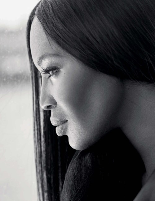 ‘Báo đen’ Naomi Campbell U50 vẫn táo bạo rực lửa ảnh 4