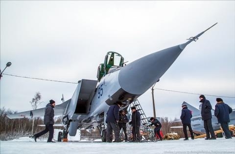 MiG-31 khong chien, thang thuyet phuc ke thu gia dinh