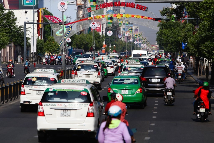 Khoanh khac Sai Gon thanh binh sang mung 1 Tet Dinh Dau hinh anh 4