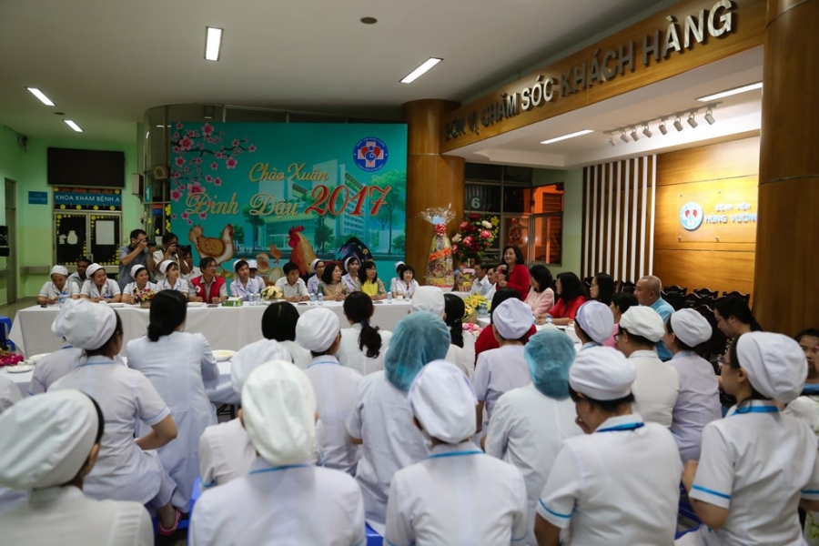 TP.HCM chao don cong dan nhi dau tien cua nam Dinh Dau hinh anh 2