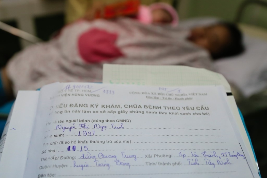 TP.HCM chao don cong dan nhi dau tien cua nam Dinh Dau hinh anh 3