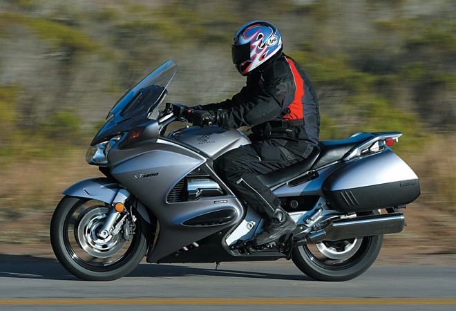 5 moto co quang duong di chuyen xa nhat voi mot binh xang hinh anh 4