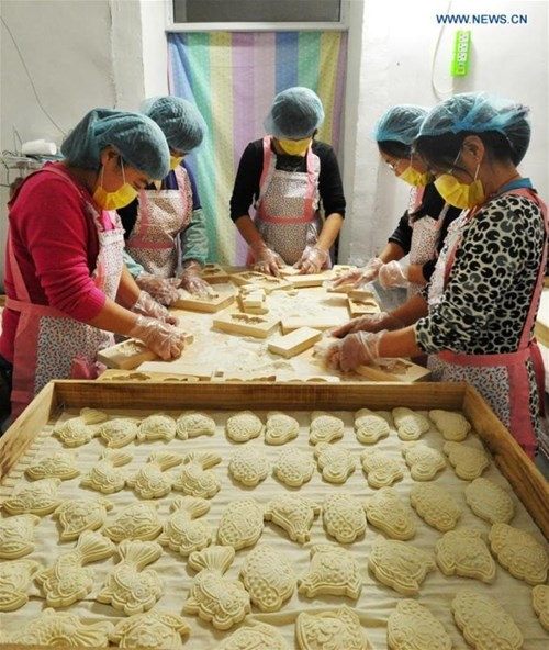Nặn bánh bao hình gà đón năm Đinh Dậu ảnh 5