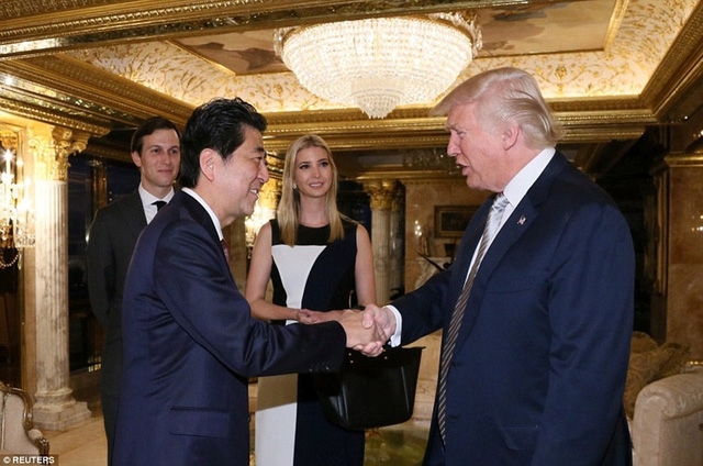  Thủ tướng Shinzo Abe đã gặp Tổng thống đắc cử Donald Trump tại New York ngày 17/11/2016 (Ảnh: Reuters) 