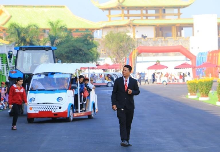 truong dua 100 trieu usd cua ong “dung lo voi” di vao hoat dong hinh anh 2