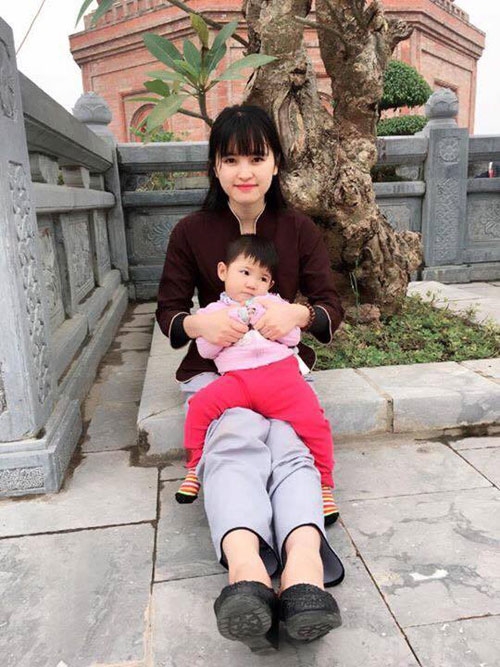 cai tet dau tien cua em be 14 thang nang 3,5kg cung me 9x hinh anh 1
