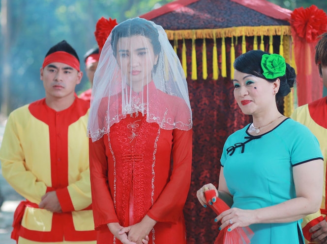 Hoang mang với phim Tết dán nhãn 'khó lường' 