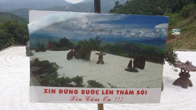 Hinh anh xau xi cua ban tre o ngoi chua noi Son Tung quay MV hinh anh 9