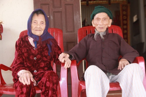 cap vo chong cao tuoi nhat chau a: an ot gan 90 nam hinh anh 2