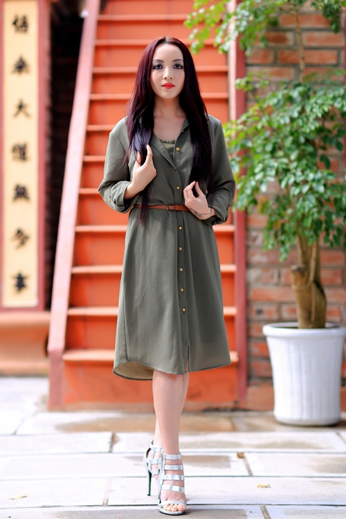 dien-vien-linh-nga-tham-lai-ngoi-chua-giup-co-thoat-khoi-be-kho-11