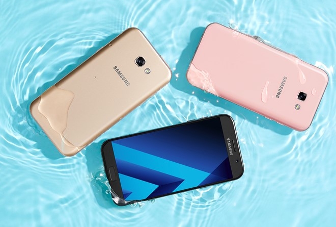 Galaxy A5, A7 2017 co gia 9 va 11 trieu, len ke ngay 18/2 hinh anh 1