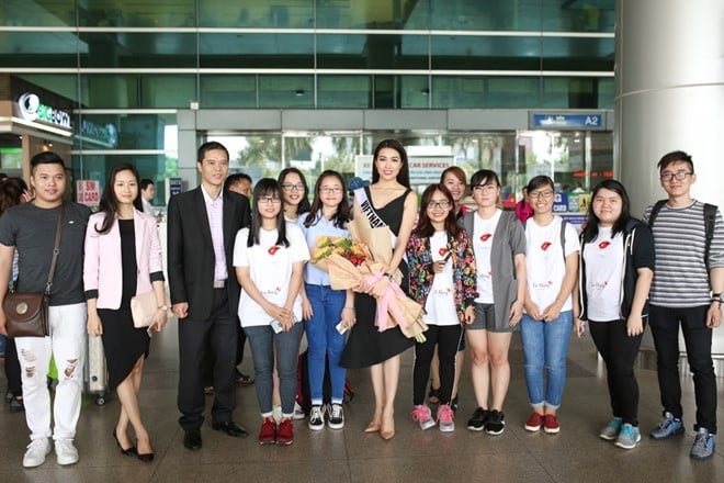 Le Hang tuoi tan ve nuoc sau Hoa hau Hoan vu hinh anh 6