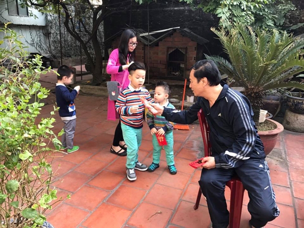 dan-le-khoe-anh-gia-dinh-hanh-phuc-dau-nam-moi-7