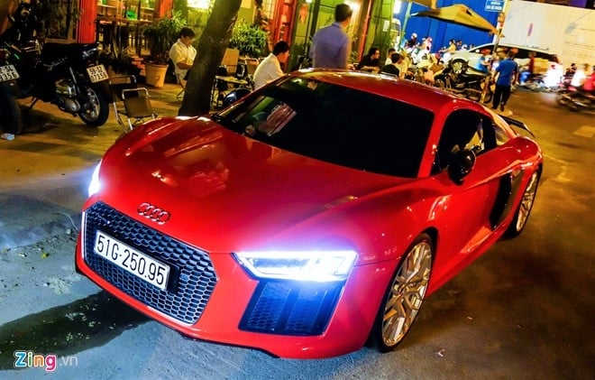 Dong Nhi - Ong Cao Thang lai sieu xe Audi R8 13 ty dao pho hinh anh 4