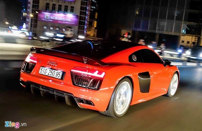 Dong Nhi - Ong Cao Thang lai sieu xe Audi R8 13 ty dao pho hinh anh 7