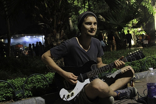 “em cua ngay hom qua” gay nao loan pho di bo ha noi hinh anh 4