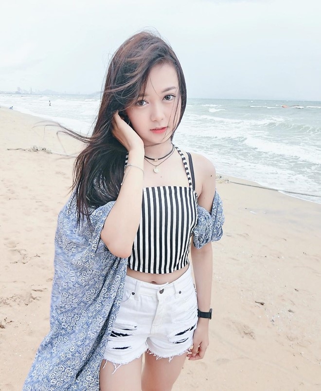 'Hot girl nieng rang' Thai Lan noi tieng tren mang xa hoi hinh anh 9