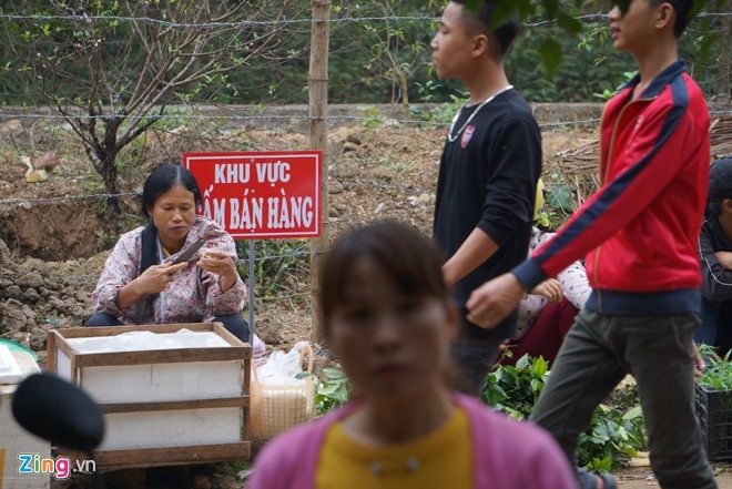 Hinh anh nhech nhac tai ngoi den linh thieng nhat xu Thanh hinh anh 11