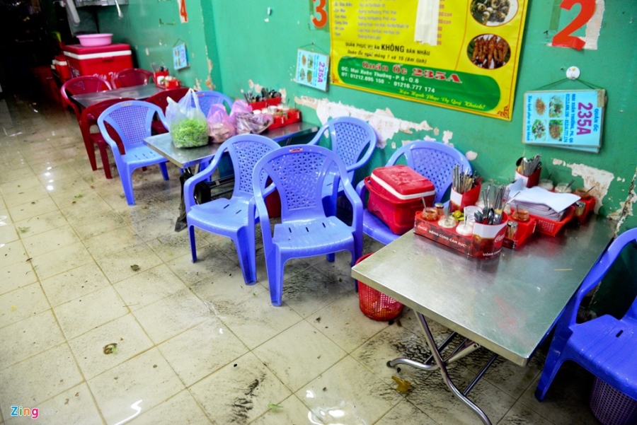 Khai truong chua ban duoc hang da bi nuoc ngap bua vay hinh anh 10