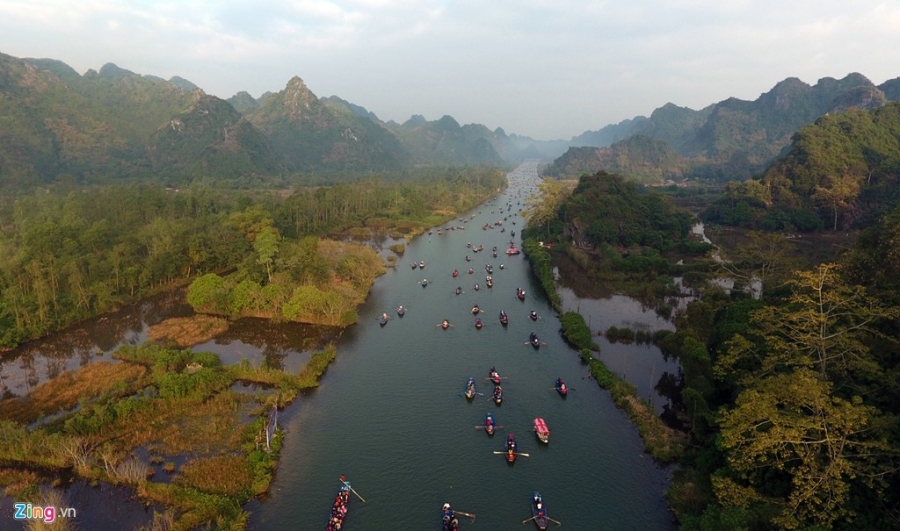 Khoanh khac an tuong chua Huong ngay khai hoi hinh anh 3
