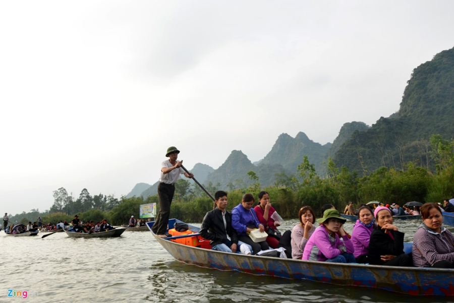 Khoanh khac an tuong chua Huong ngay khai hoi hinh anh 5