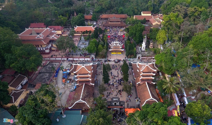 Khoanh khac an tuong chua Huong ngay khai hoi hinh anh 10