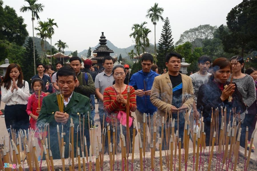 Khoanh khac an tuong chua Huong ngay khai hoi hinh anh 14