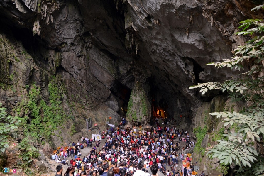 Khoanh khac an tuong chua Huong ngay khai hoi hinh anh 15