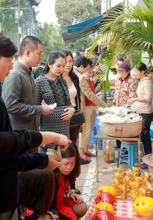 vo-tuan-hung-khe-ne-bung-bau-8-thang-di-le-dau-nam-3