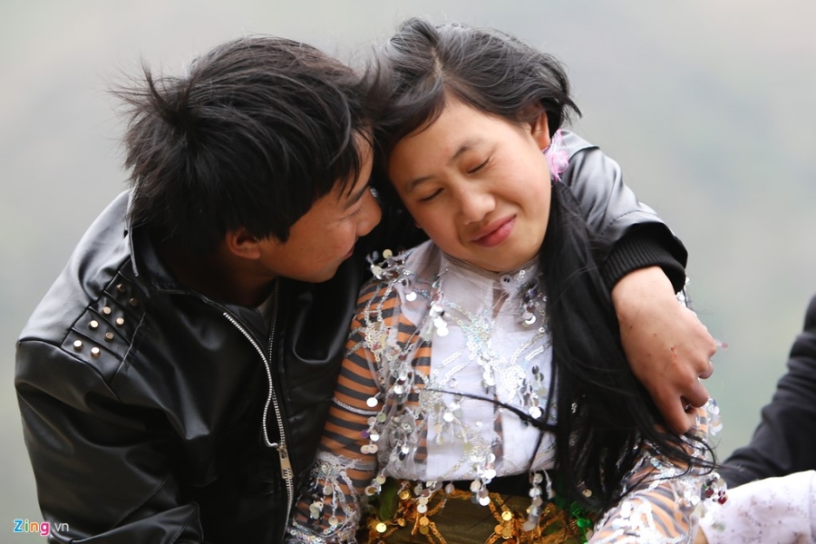 Canh bat nguoi ve lam vo giua duong o Ha Giang hinh anh 2