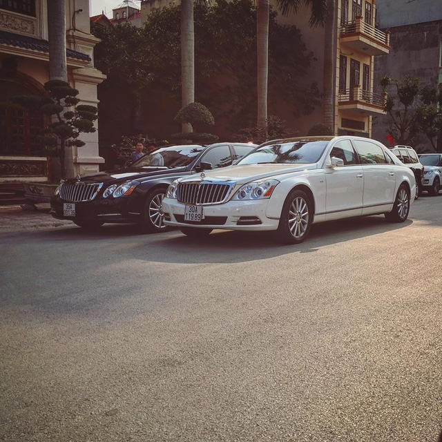 Cặp đôi Maybach 62S 45 tỷ Đồng của đại gia Ninh Bình xuất hiện trên phố - Ảnh 2.