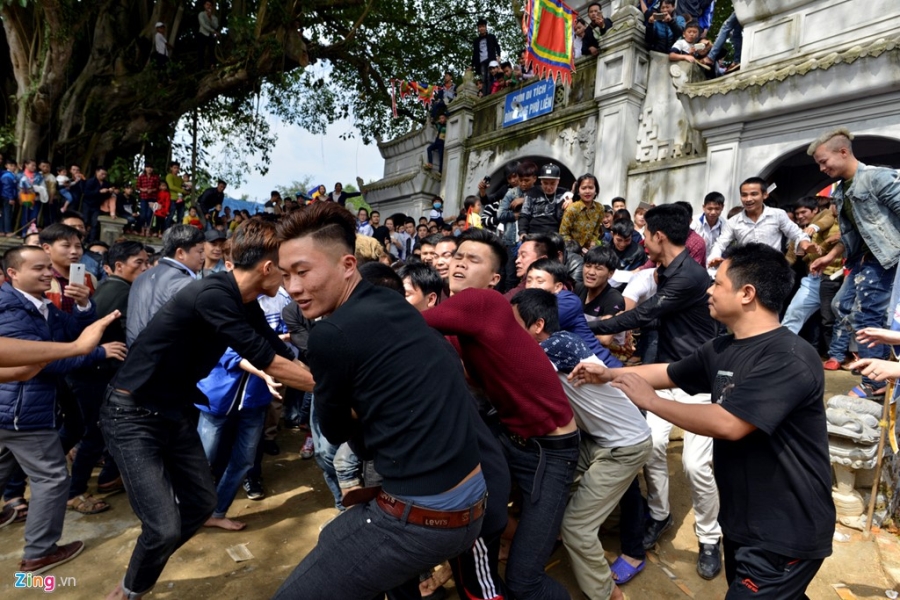 Hang tram thanh nien giam dap, cuop chieu mong sinh con trai hinh anh 8