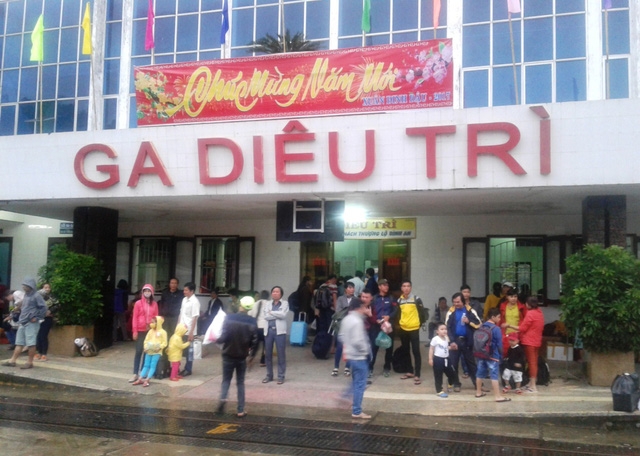  Ga Diêu Trì (Bình Định) đông khách vào chiều ngày 3/2. 