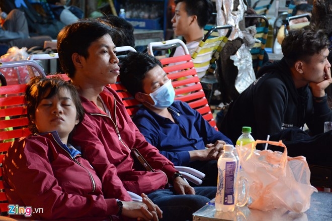 An Tet dai ngay, nguoi dan tro lai thanh pho luc nua dem hinh anh 11