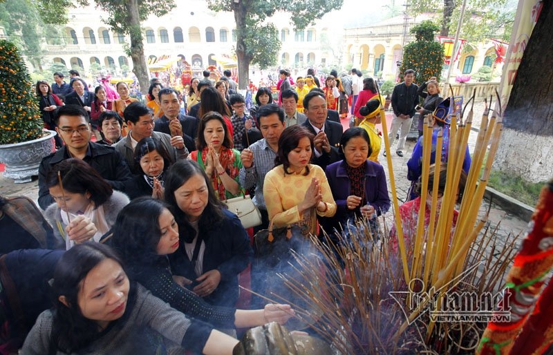 Chủ tịch nước dâng hương ở Hoàng thành Thăng Long
