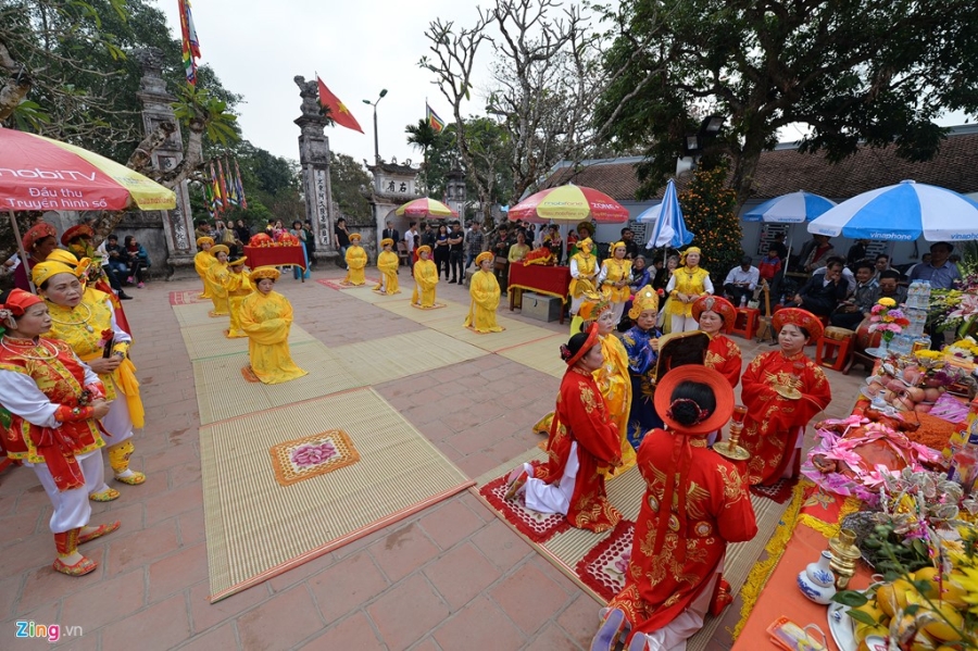 Den Tran mot tuan truoc le khai an hinh anh 2