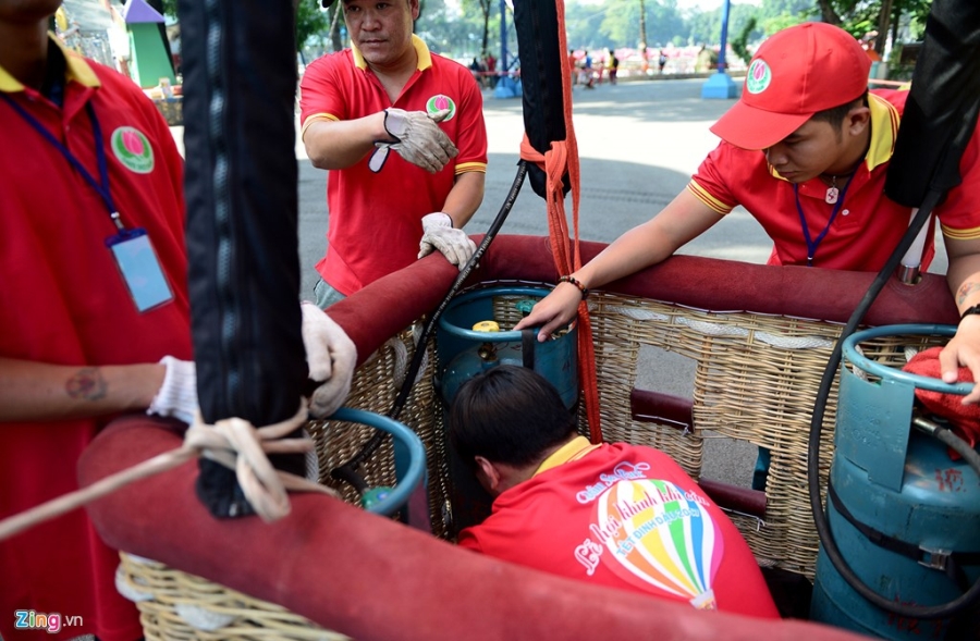 Hang loat khinh khi cau lo lung giua Sai Gon hinh anh 4