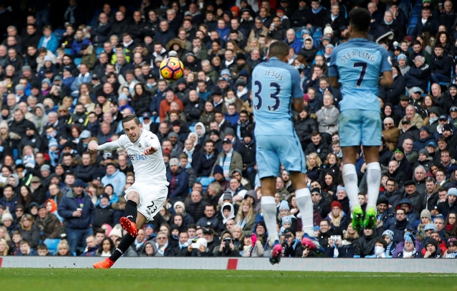 Jesus lap cu dup, Man City day Arsenal xuong thu tu hinh anh 6