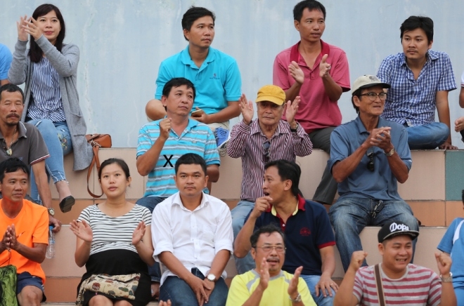 Lý Hoàng Nam chiến thắng sau ý định bỏ set đấu bất thành - ảnh thể thao